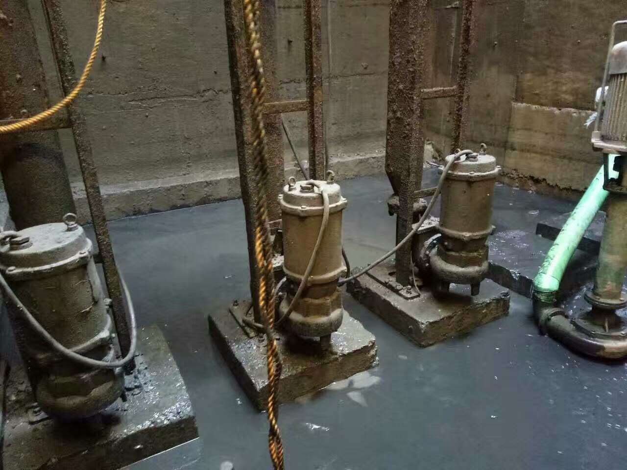 余江污水池清理