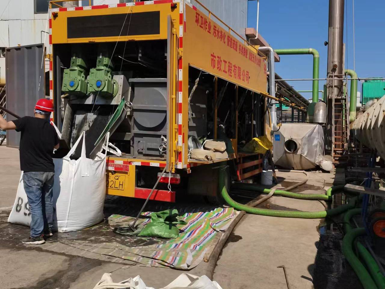 余江淤泥压干处理